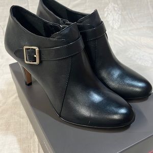 Vince Camuto Vonilesa Black Ankle Bootie sz 9